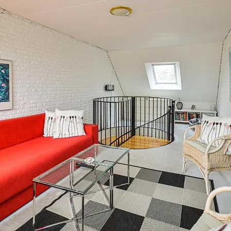 Amazing In W/ 1 Bedrooms *